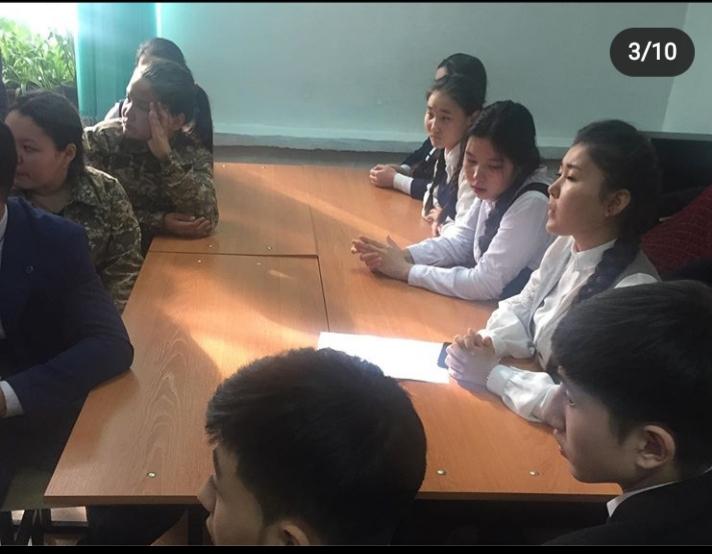 Ауған соғысының 31 жыл толуына байланысты ауылымыздың Ауғанстан соғысына қатысқан ардагеріміз Жамханов Ануарбек Көпесұлы ағамызбен кездесу өткізіп, оқушылармен сұхбаттасты. Оқушыларға майдандағы бастан өткен оқиғаларын,көрген қиыншылықтарын баяндап